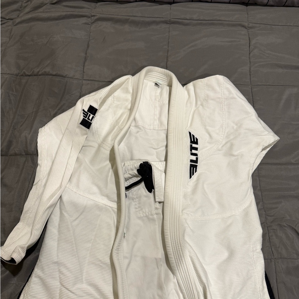 Elite White Brazilian Jiu-Jitsu Gi Set